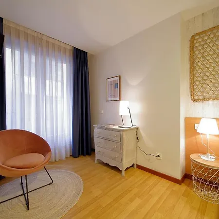 Urban Blue, Blue 아파트