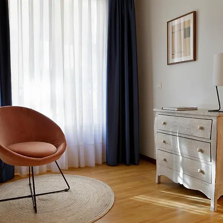 Urban Blue, Blue 아파트